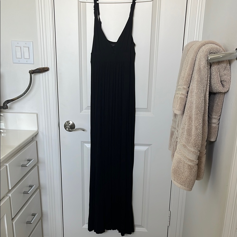 Elegant Black Maxi Dress